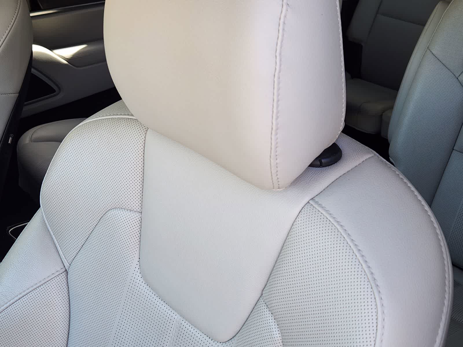 Thumbnail: 2020 Kia Telluride - 13