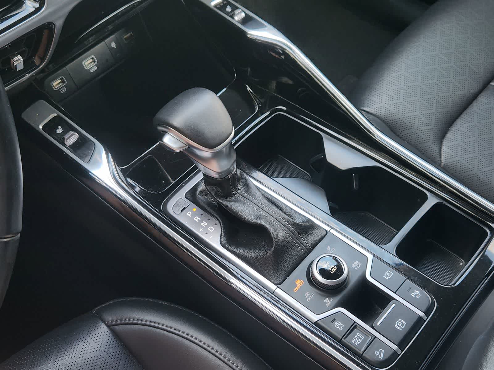 Thumbnail: 2023 Kia Sorento - 20