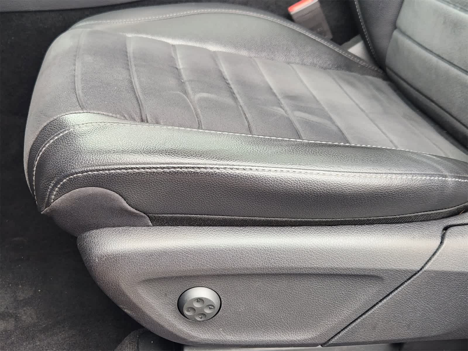 Thumbnail: 2020 Mercedes-Benz GLE - 22