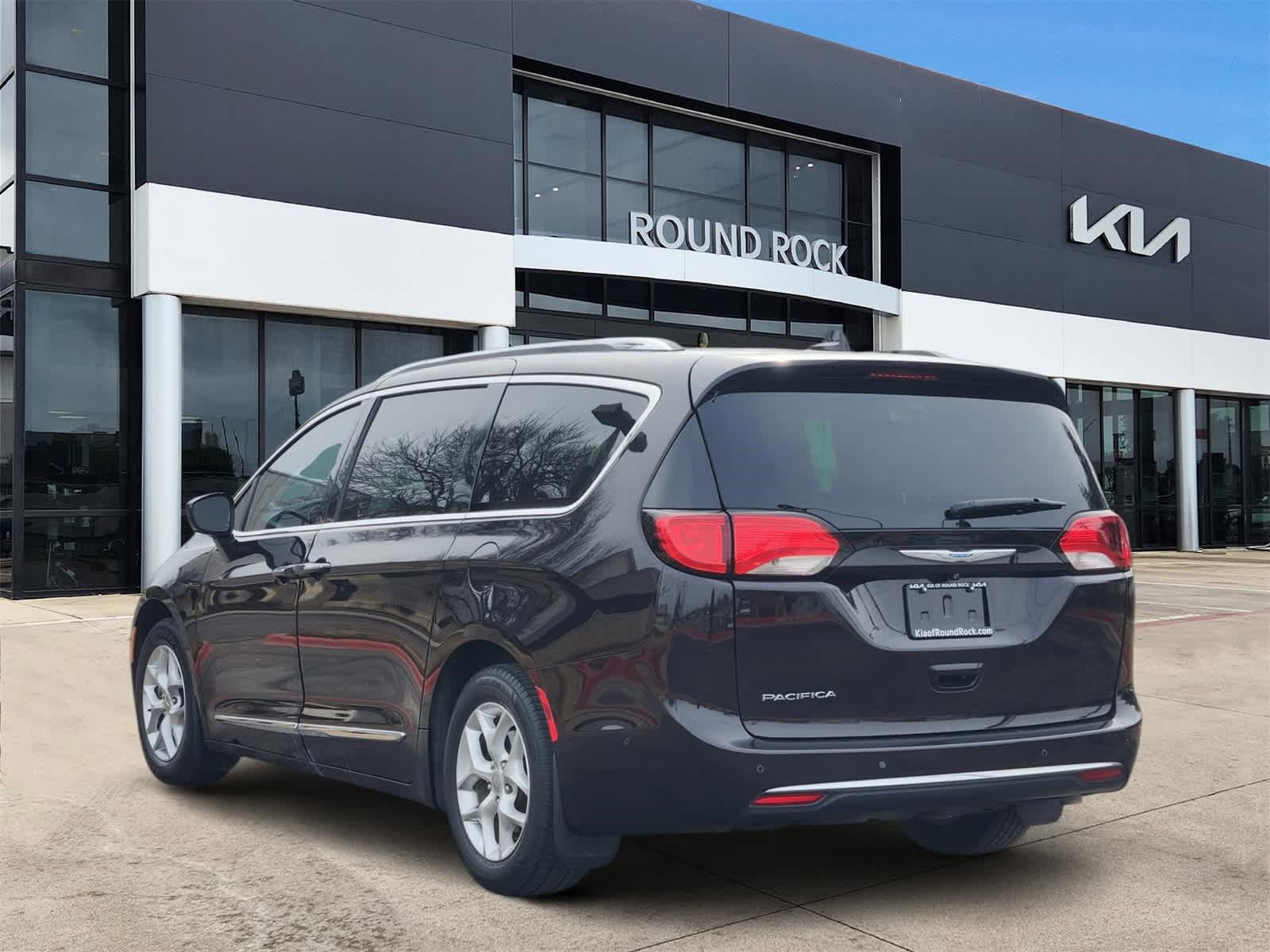 Thumbnail: 2018 Chrysler Pacifica - 6