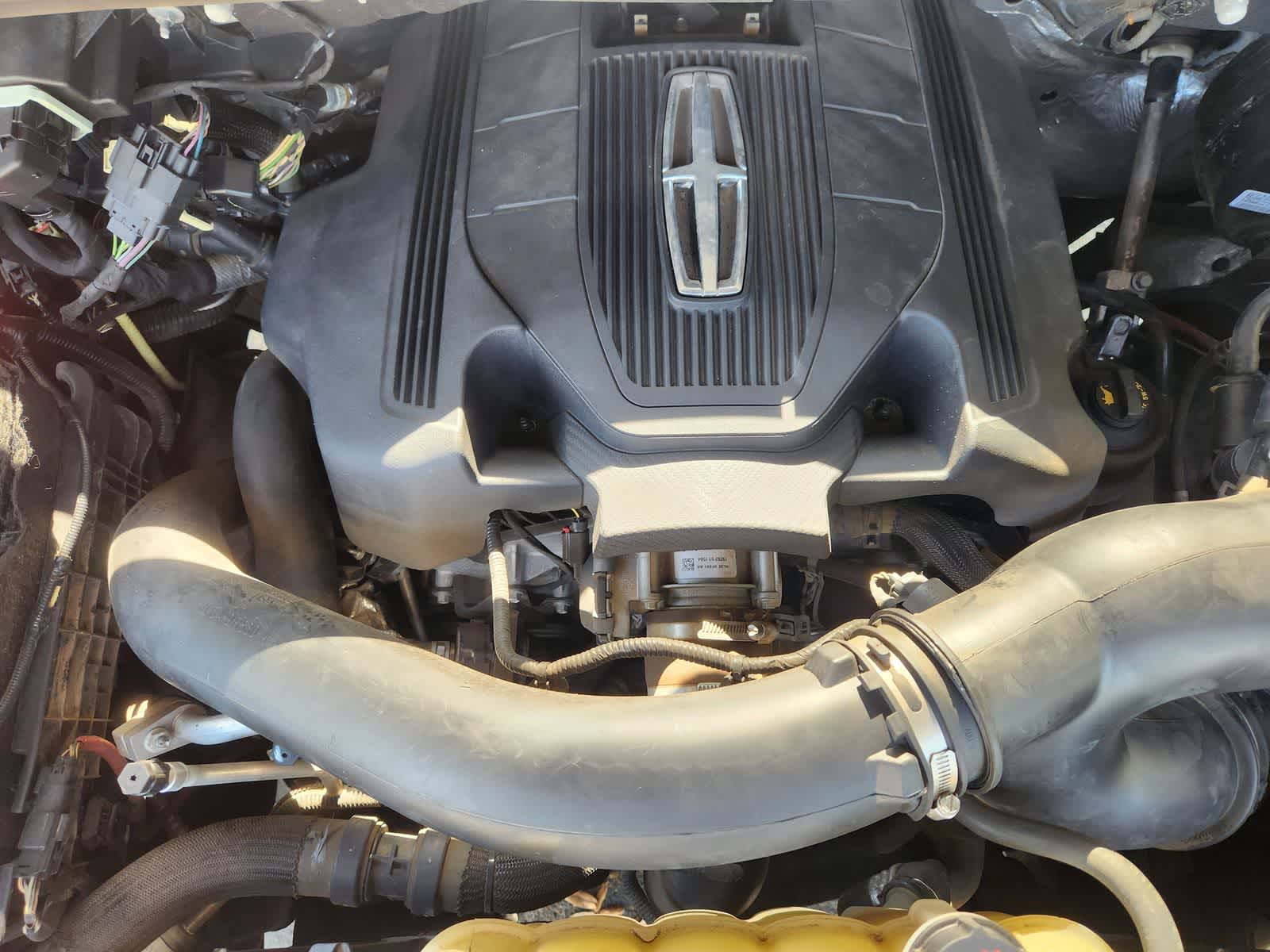 Thumbnail: 2020 Lincoln Navigator - 33