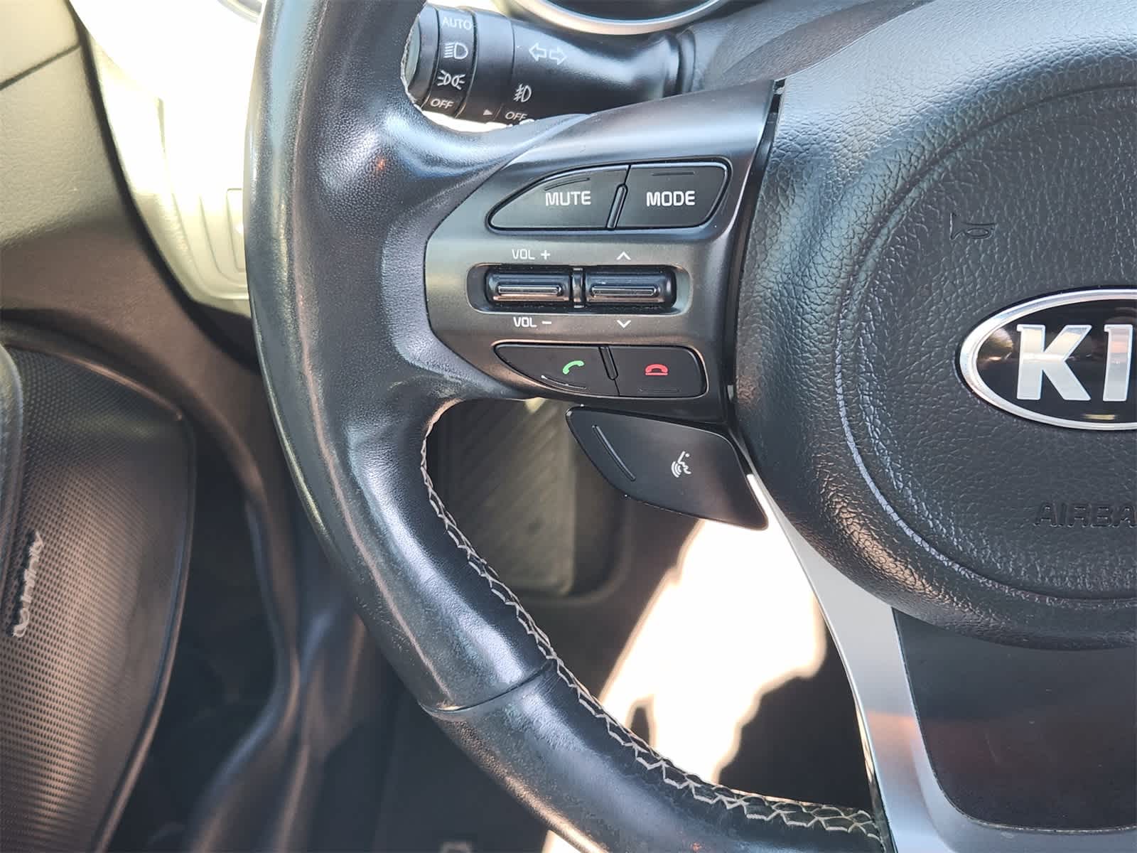 Thumbnail: 2015 Kia Optima - 26