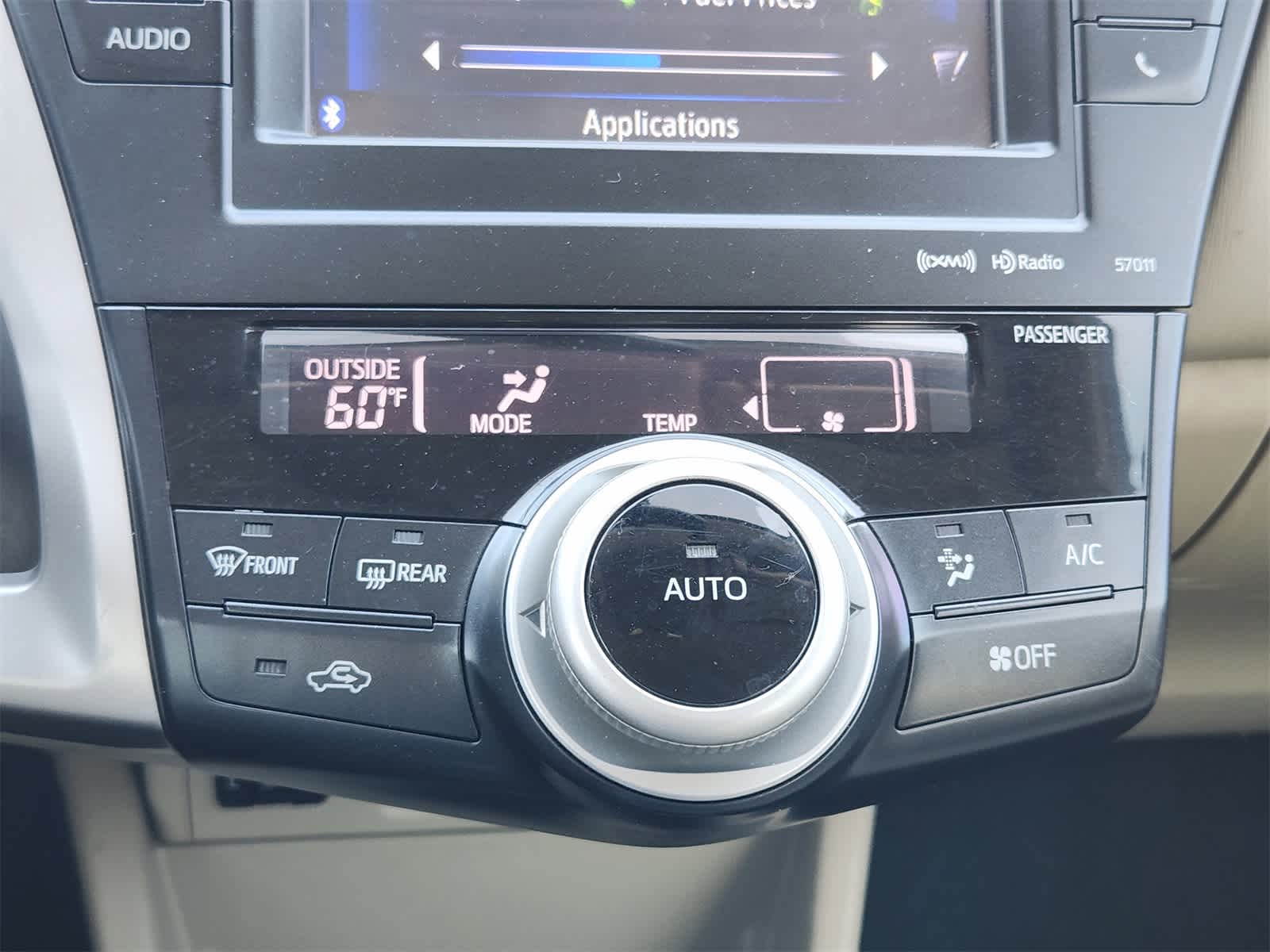 Thumbnail: 2014 Toyota Prius v - 19