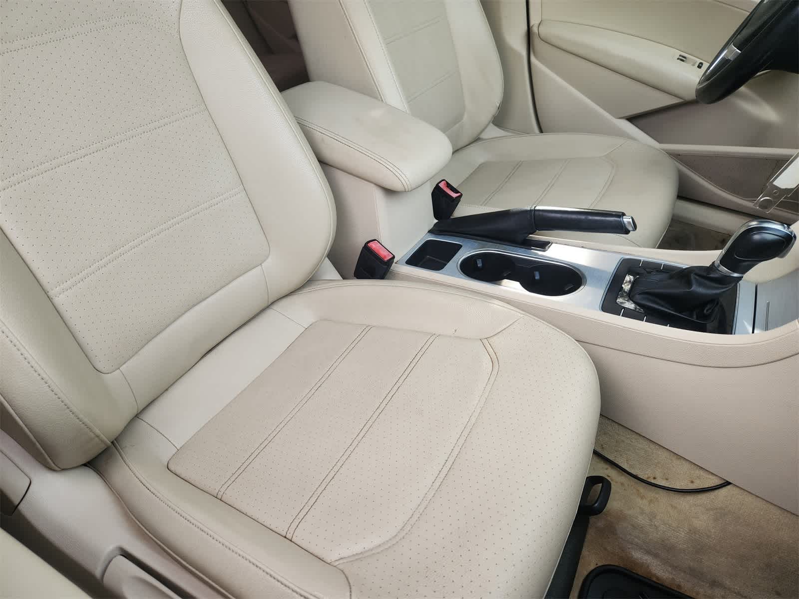 Thumbnail: 2013 Volkswagen Passat - 12