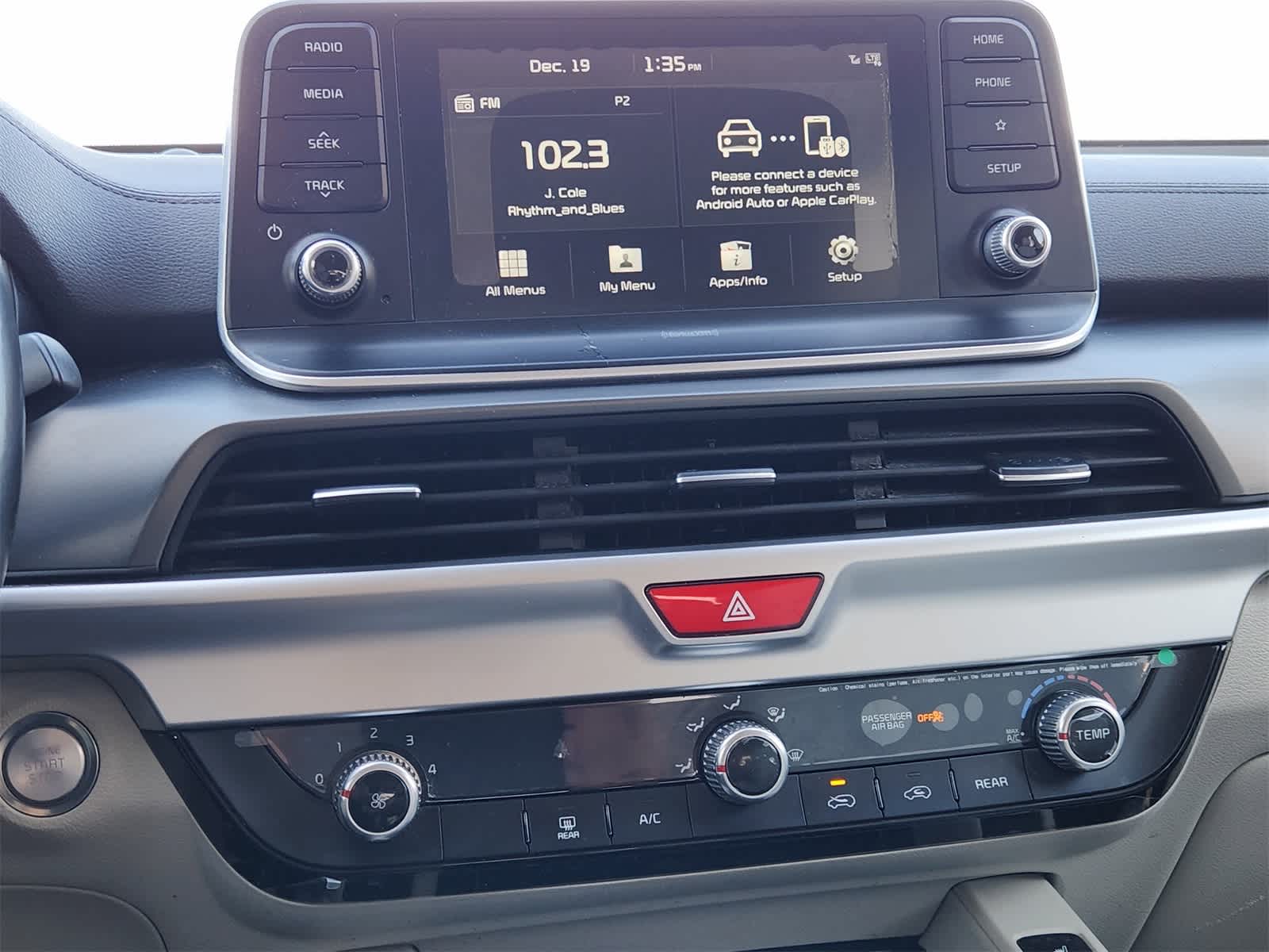 Thumbnail: 2020 Kia Telluride - 17