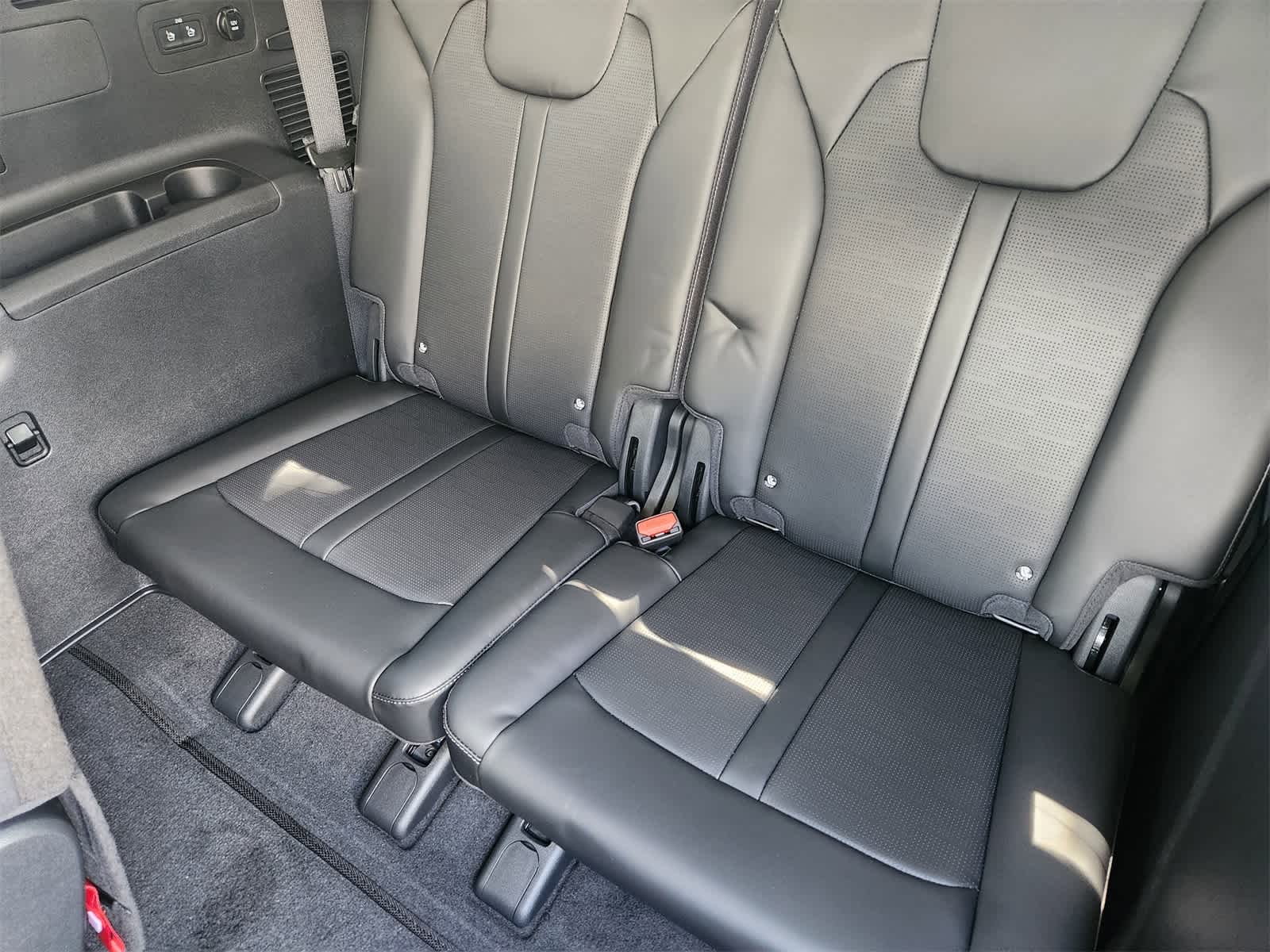 Thumbnail: 2026 Kia Sorento - 24