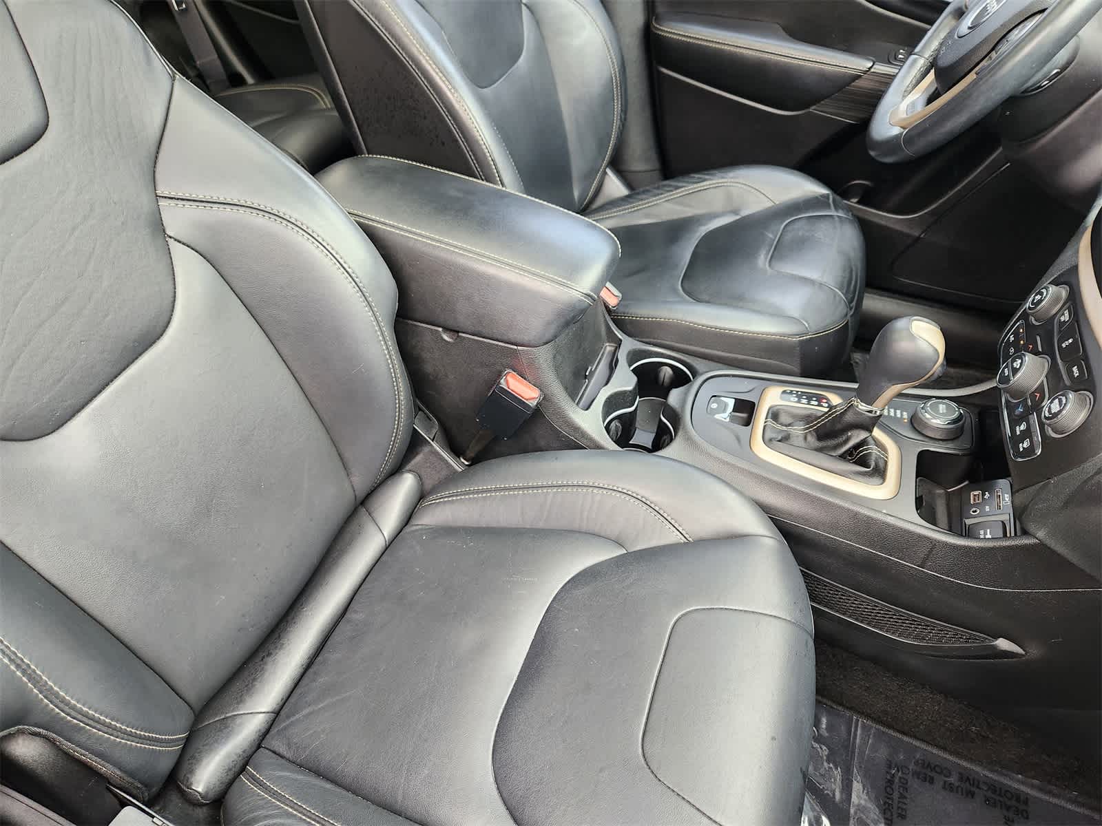 Thumbnail: 2016 Jeep Cherokee - 13