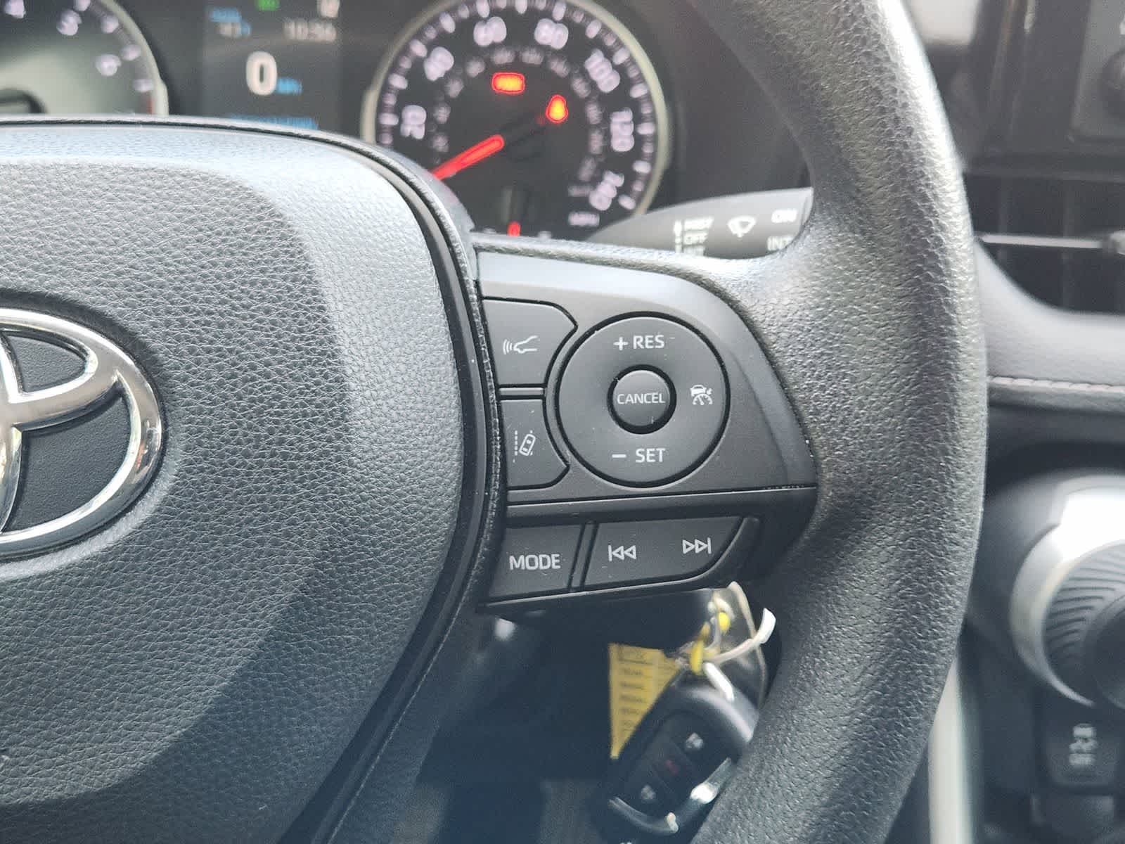 Thumbnail: 2021 Toyota RAV4 - 27