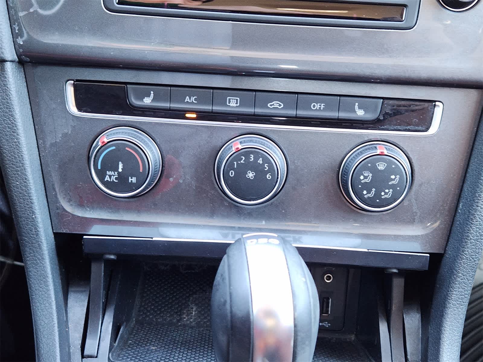 Thumbnail: 2017 Volkswagen Golf - 19