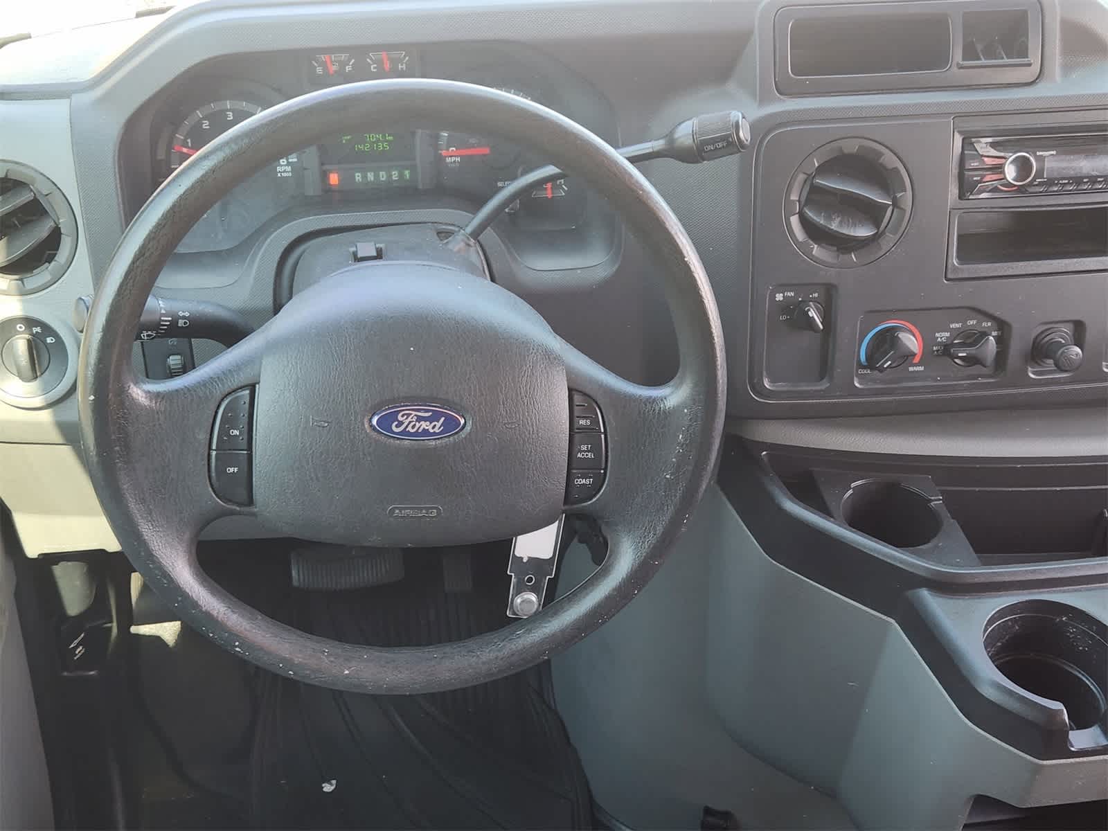 Thumbnail: 2011 Ford Econoline - 27