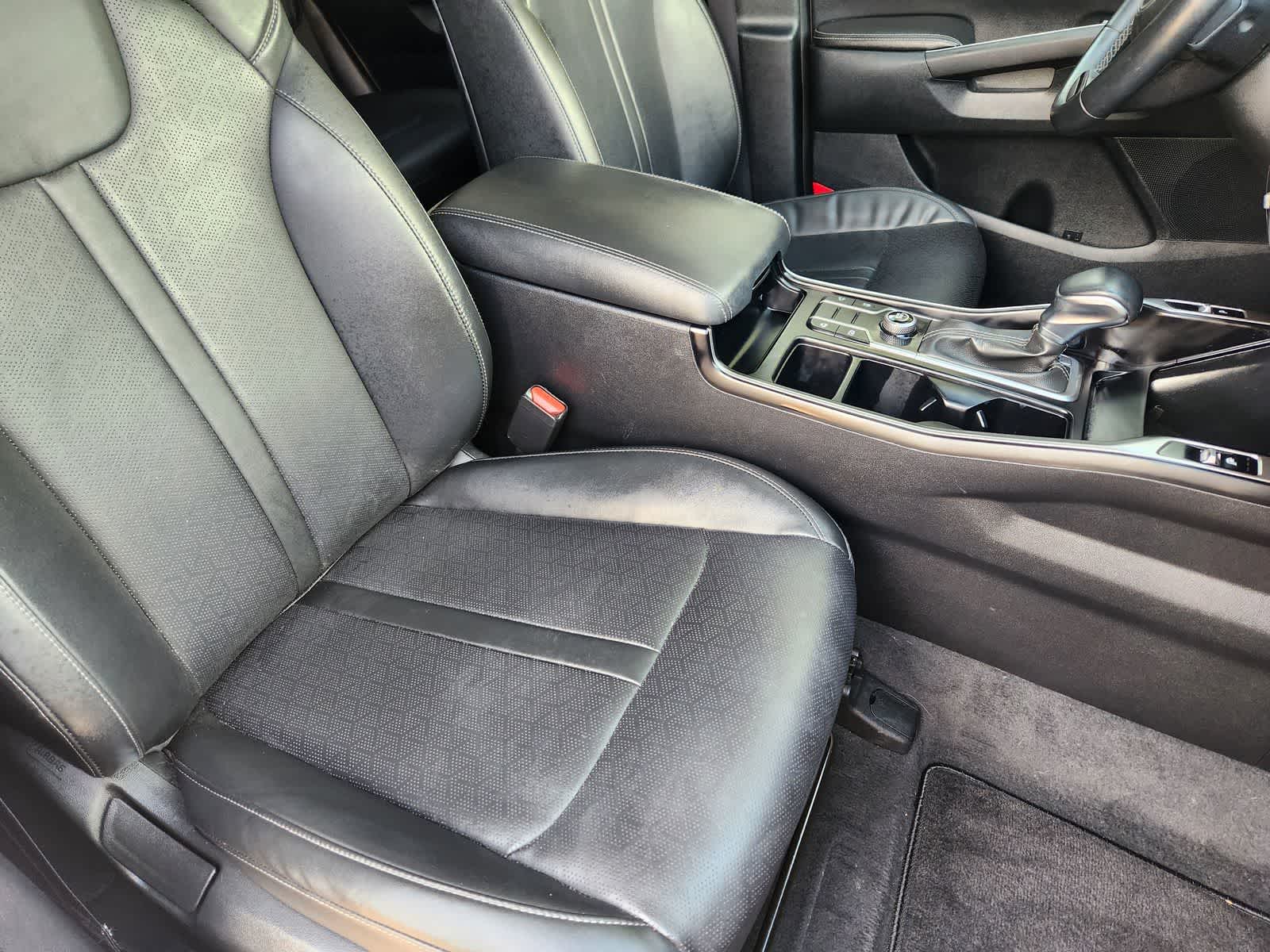 Thumbnail: 2023 Kia Sorento - 13