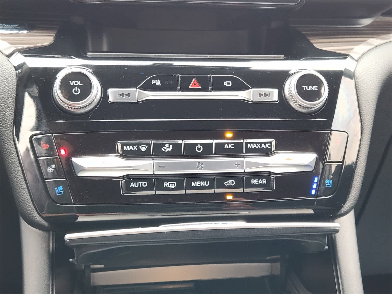 Thumbnail: 2023 Ford Explorer - 19