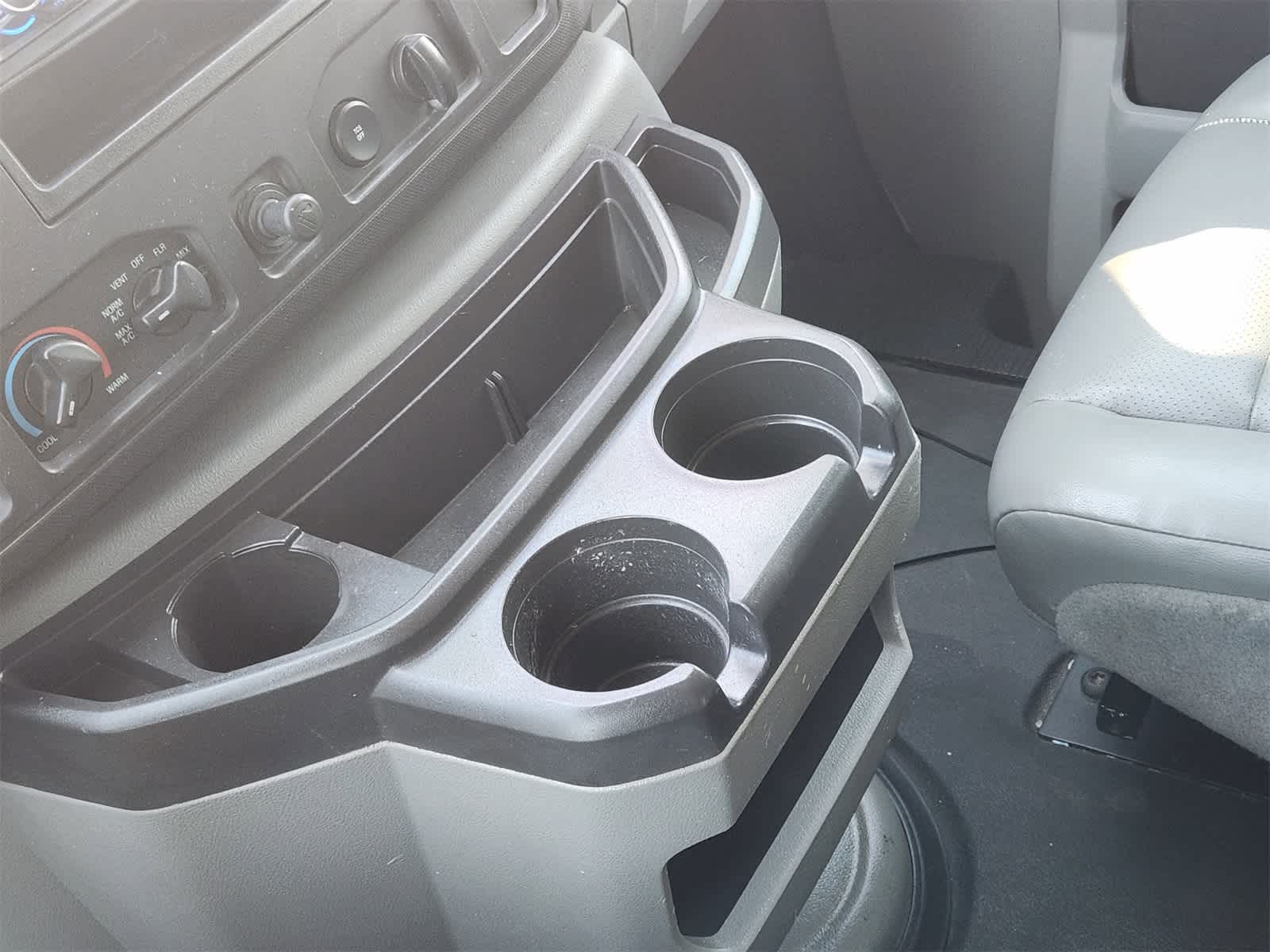 Thumbnail: 2011 Ford Econoline - 19