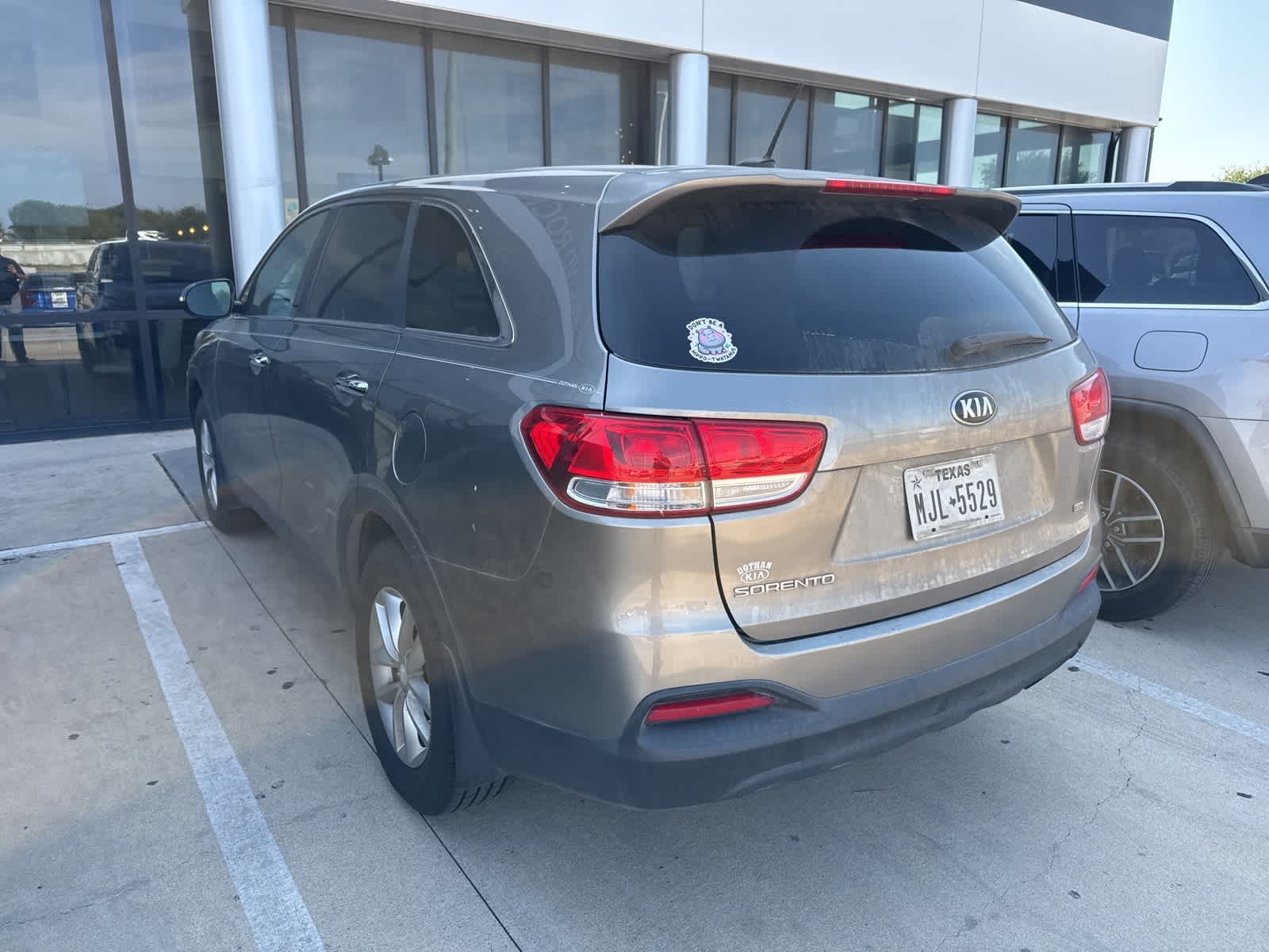 Thumbnail: 2016 Kia Sorento - 6
