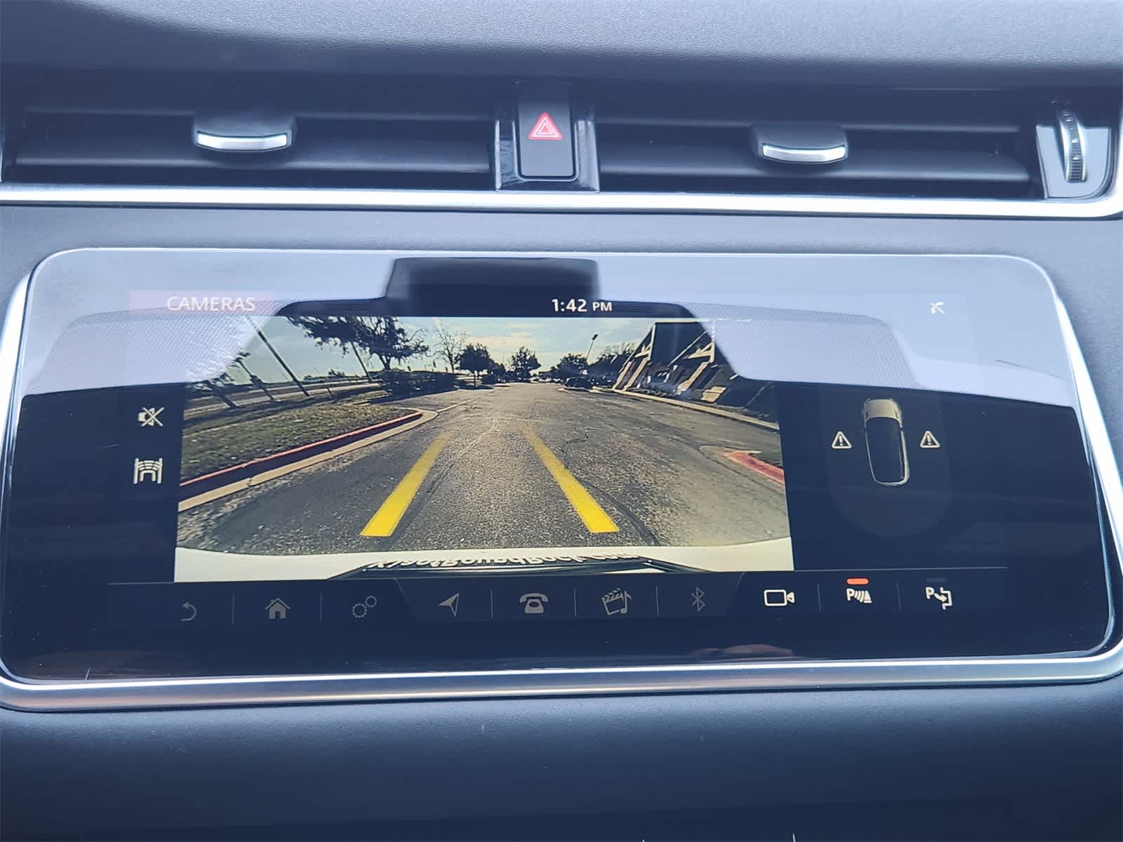 Thumbnail: 2020 Land Rover Range Rover Evoque - 18