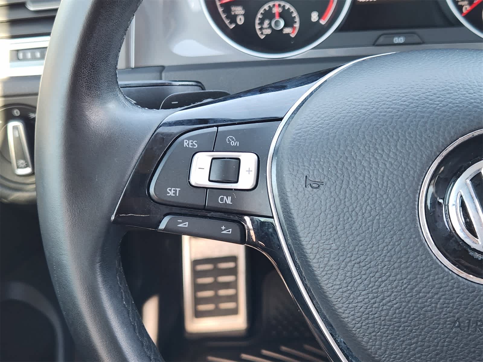 Thumbnail: 2017 Volkswagen Golf - 26