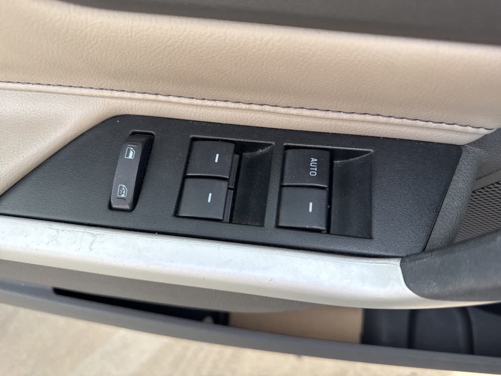 Thumbnail: 2013 Ford Edge - 6