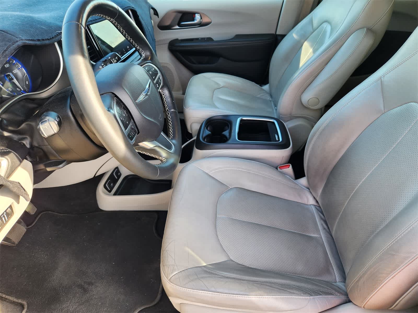 Thumbnail: 2021 Chrysler Pacifica - 13