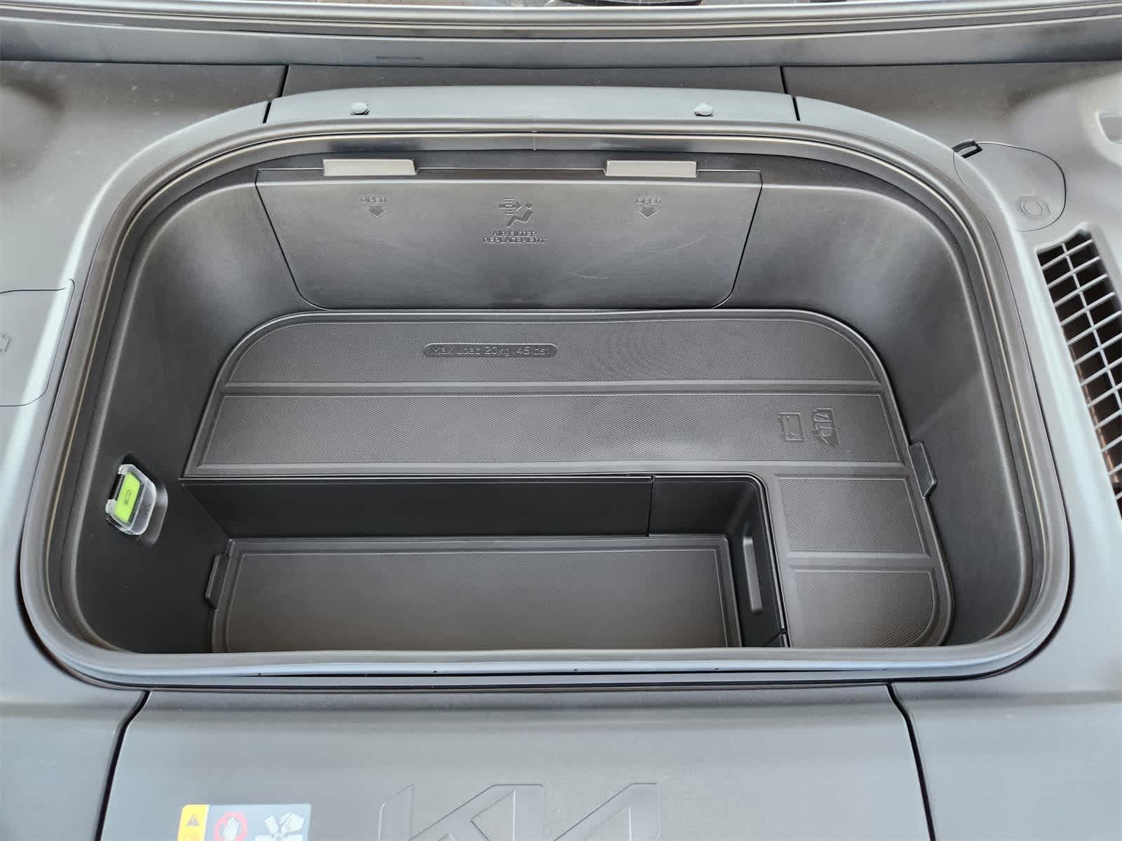Thumbnail: 2026 Kia EV9 - 26
