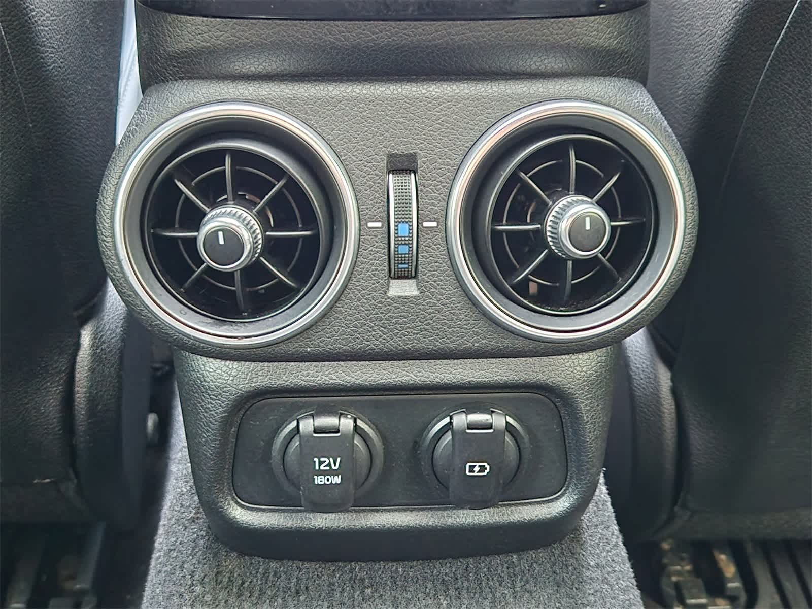 Thumbnail: 2022 Kia Stinger - 29