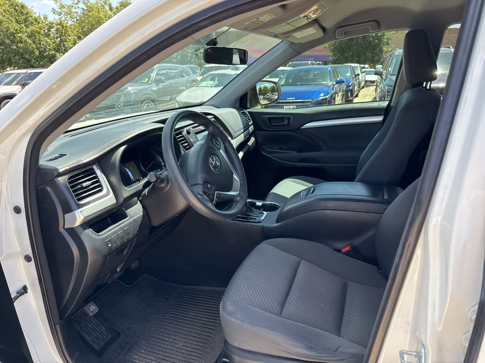 Thumbnail: 2015 Toyota Highlander - 11
