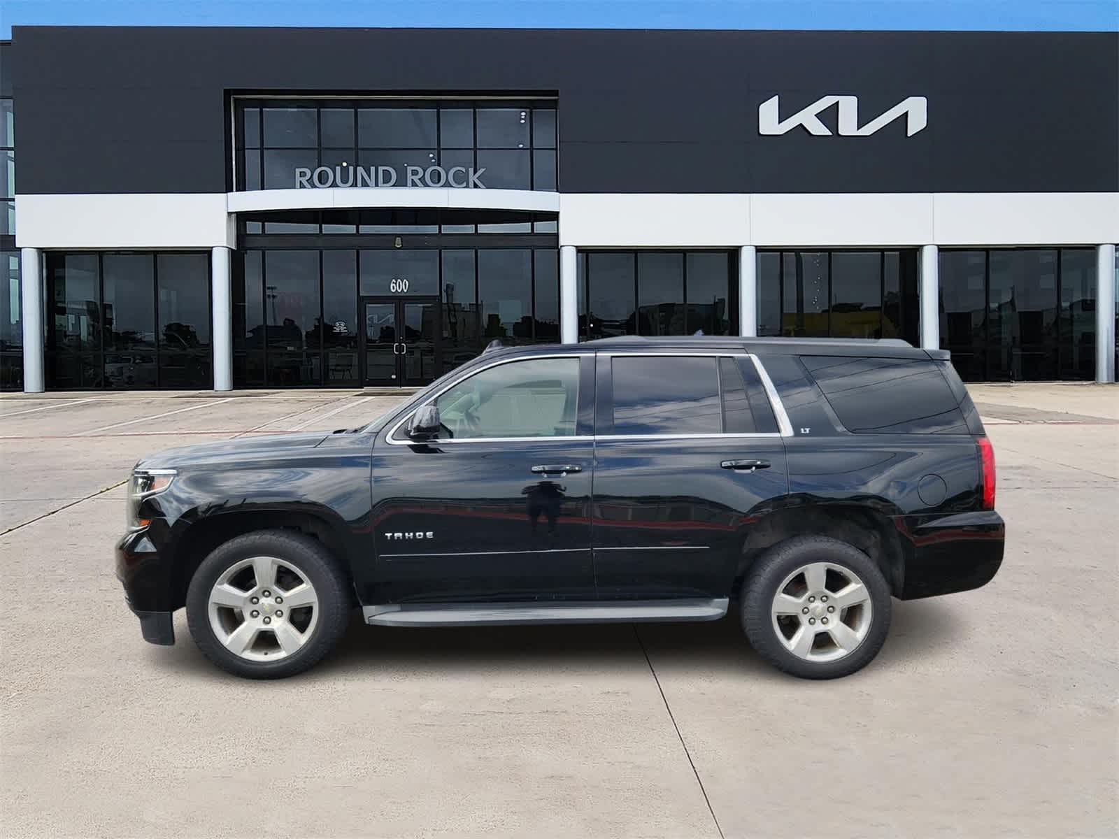 2015 Chevrolet Tahoe LT photo 2