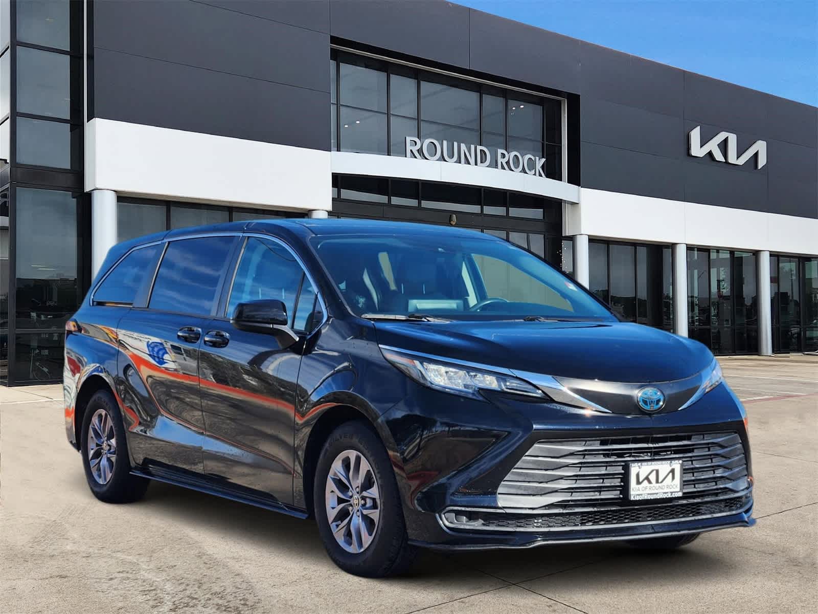 Thumbnail: 2021 Toyota Sienna - 3
