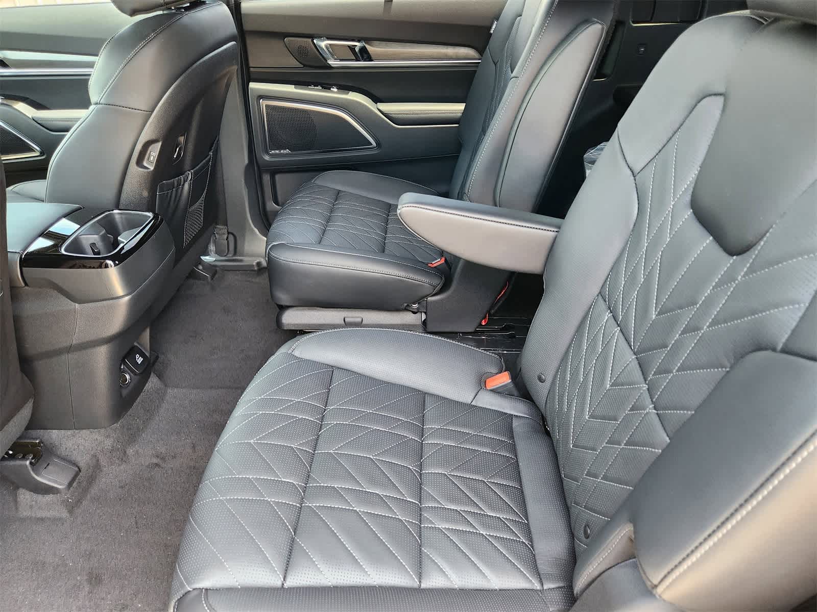 Thumbnail: 2025 Kia Telluride - 24