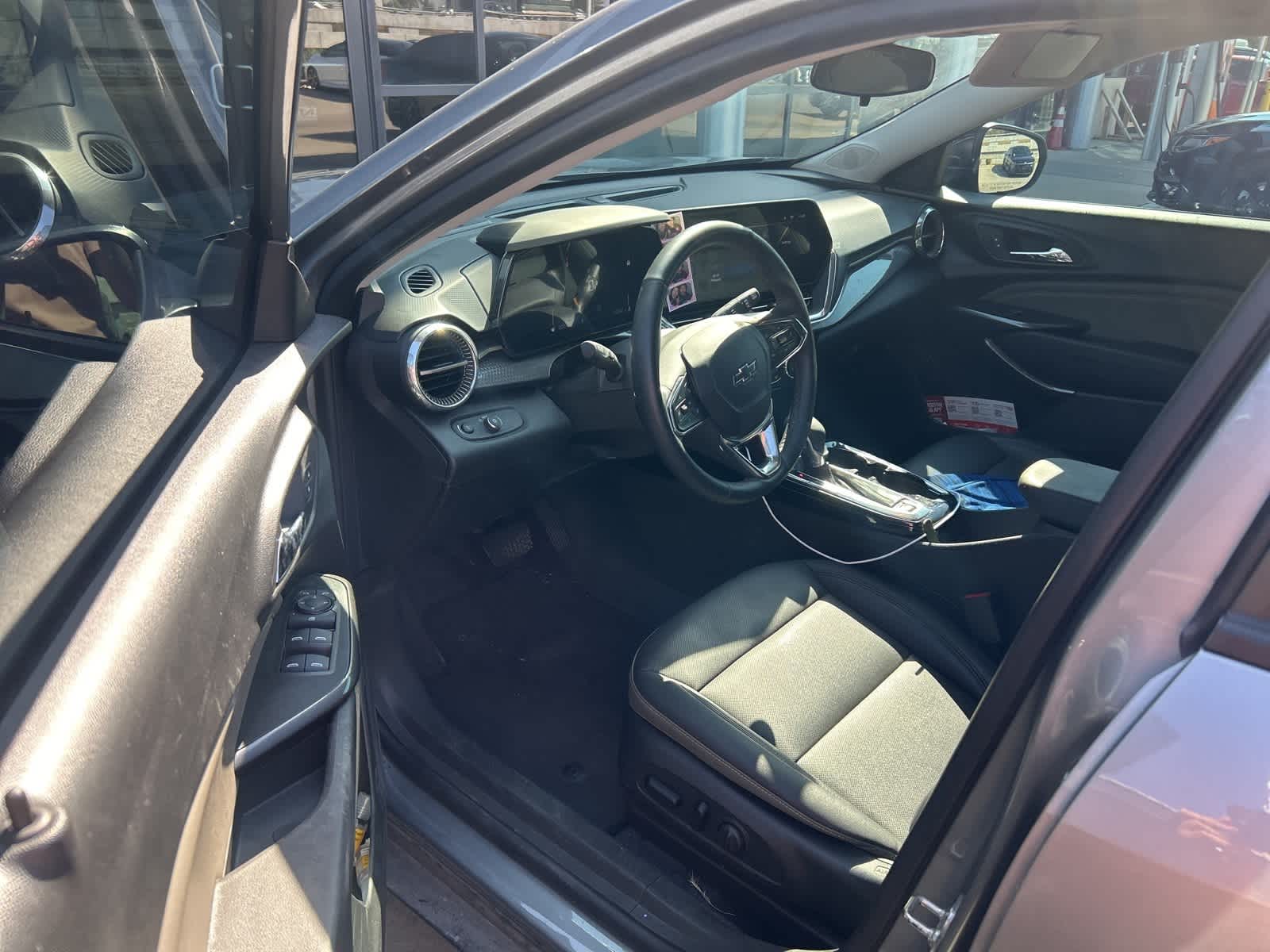 Thumbnail: 2025 Chevrolet Trax - 4