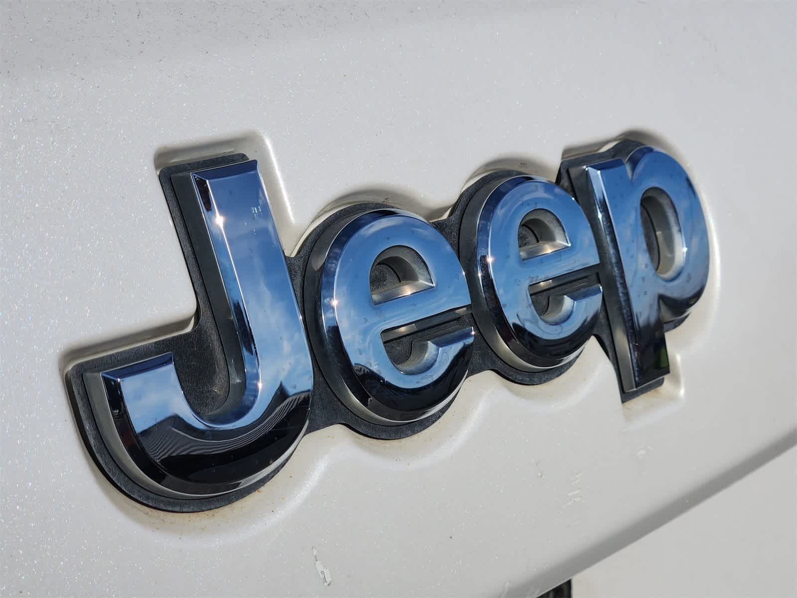 Thumbnail: 2017 Jeep Grand Cherokee - 11