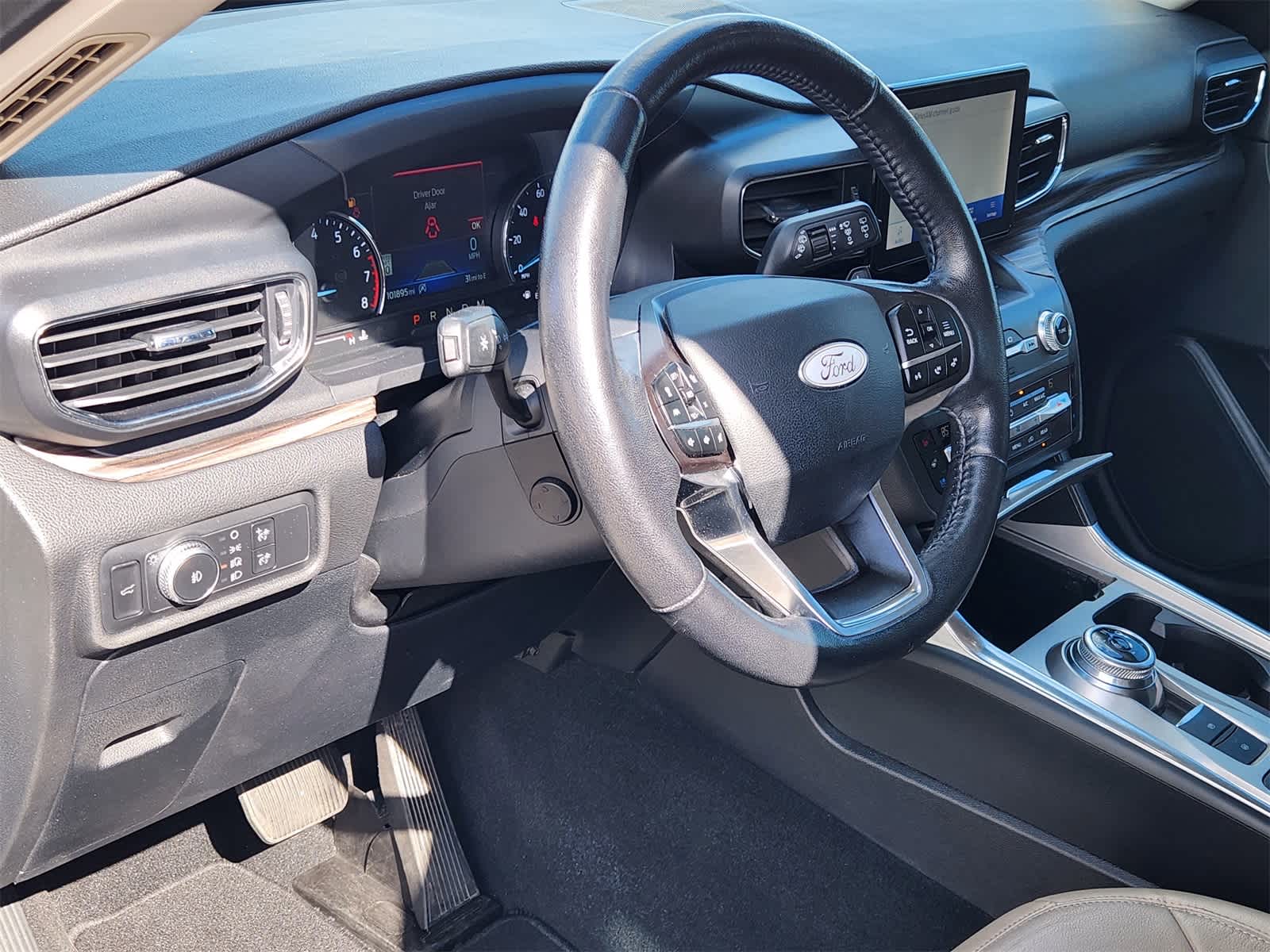 2020 Ford Explorer Limited photo 2