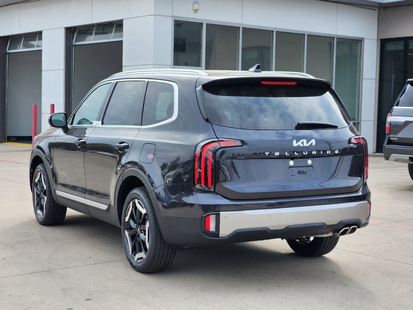 2025 Kia Telluride EX photo 4