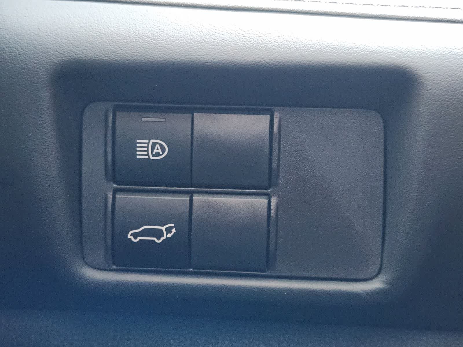 Thumbnail: 2022 Toyota Highlander - 22