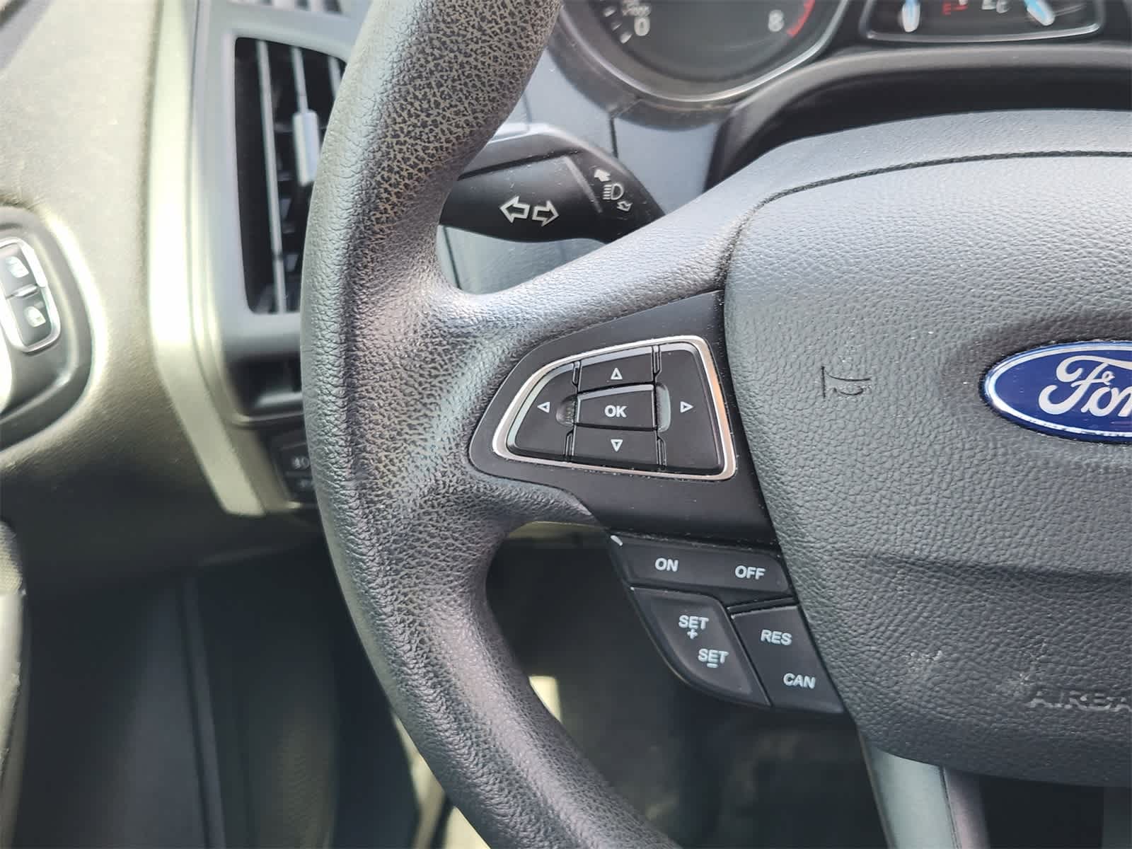 Thumbnail: 2017 Ford Focus - 25