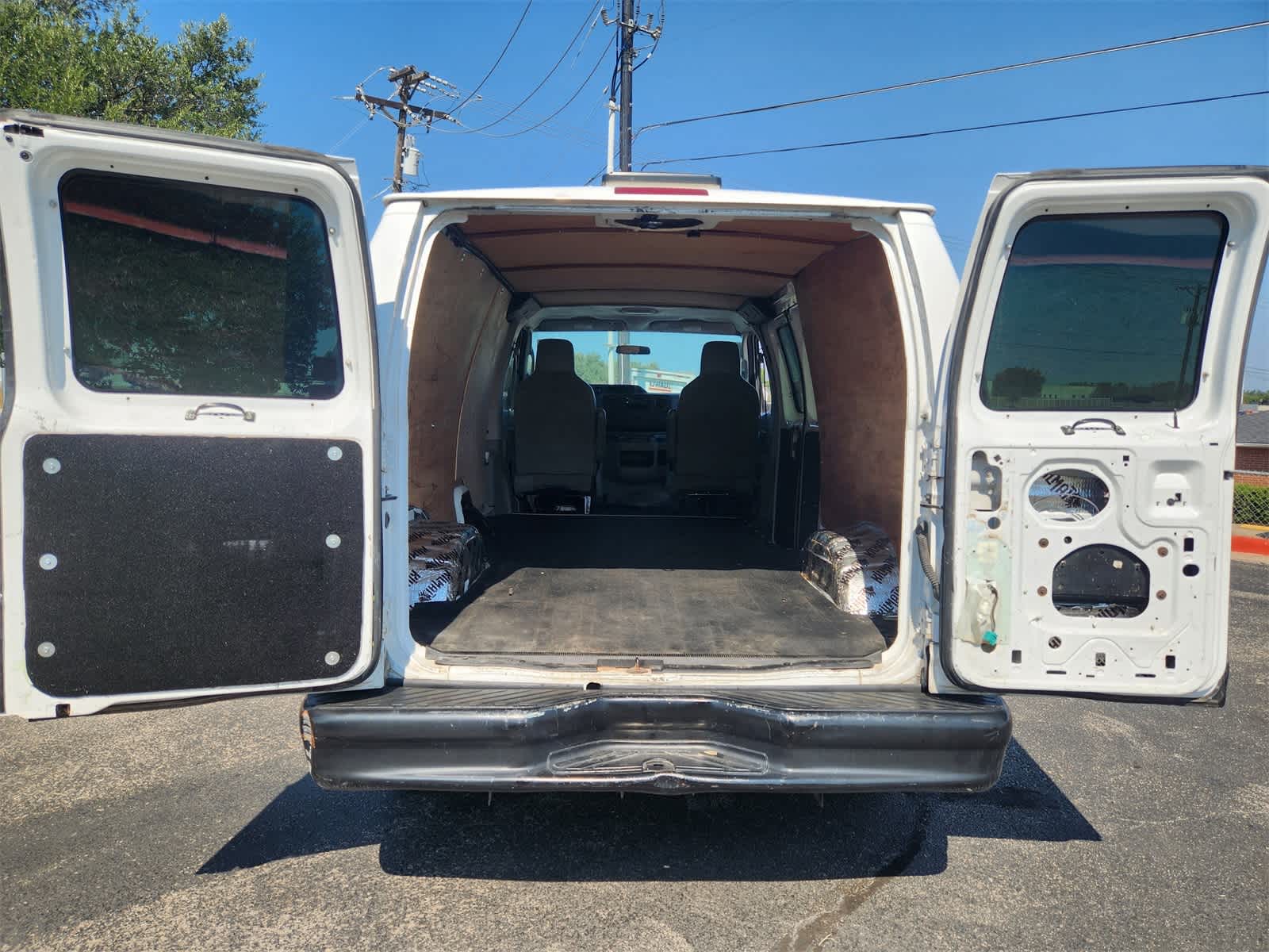 Thumbnail: 2011 Ford Econoline - 31