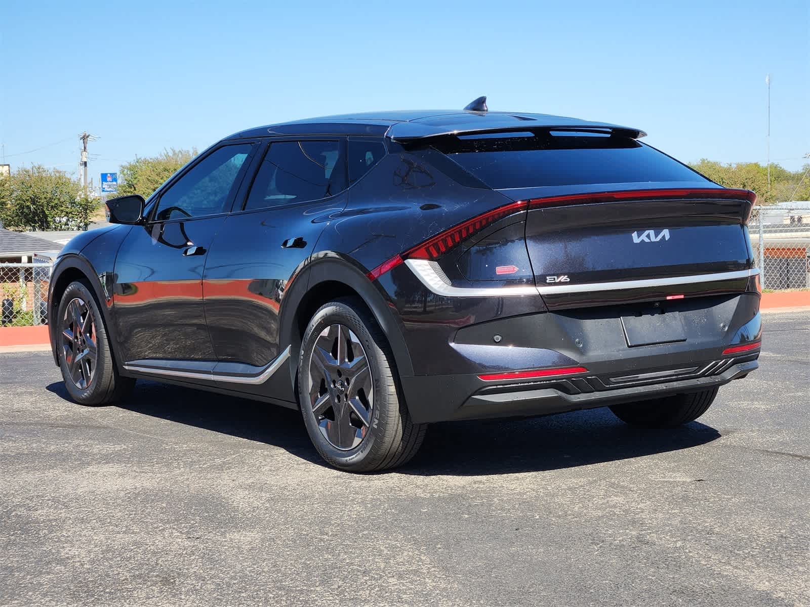 Thumbnail: 2025 Kia EV6 - 6