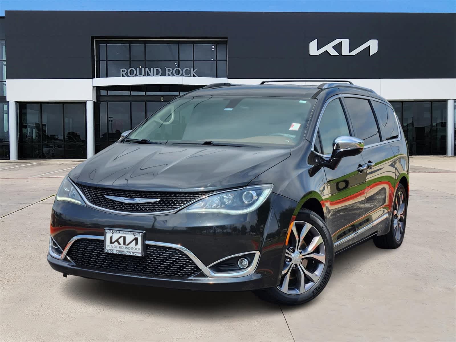 2017 Chrysler Pacifica Limited -
                  Round Rock, TX