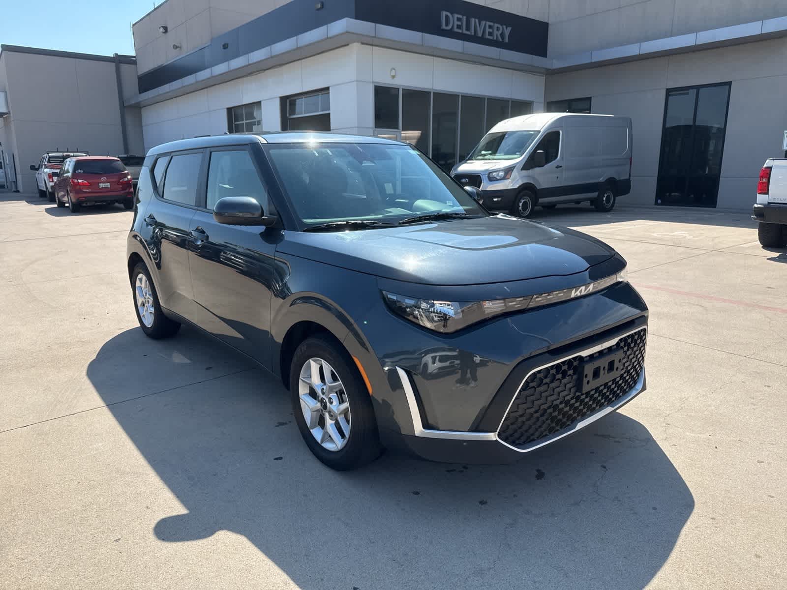 2024 Kia Soul LX photo 3