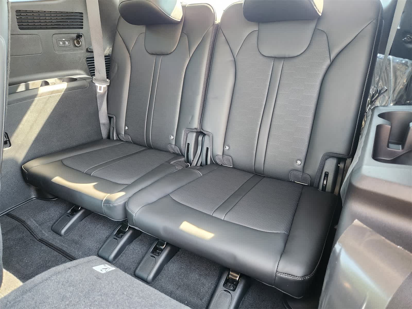 Thumbnail: 2025 Kia Sorento - 28