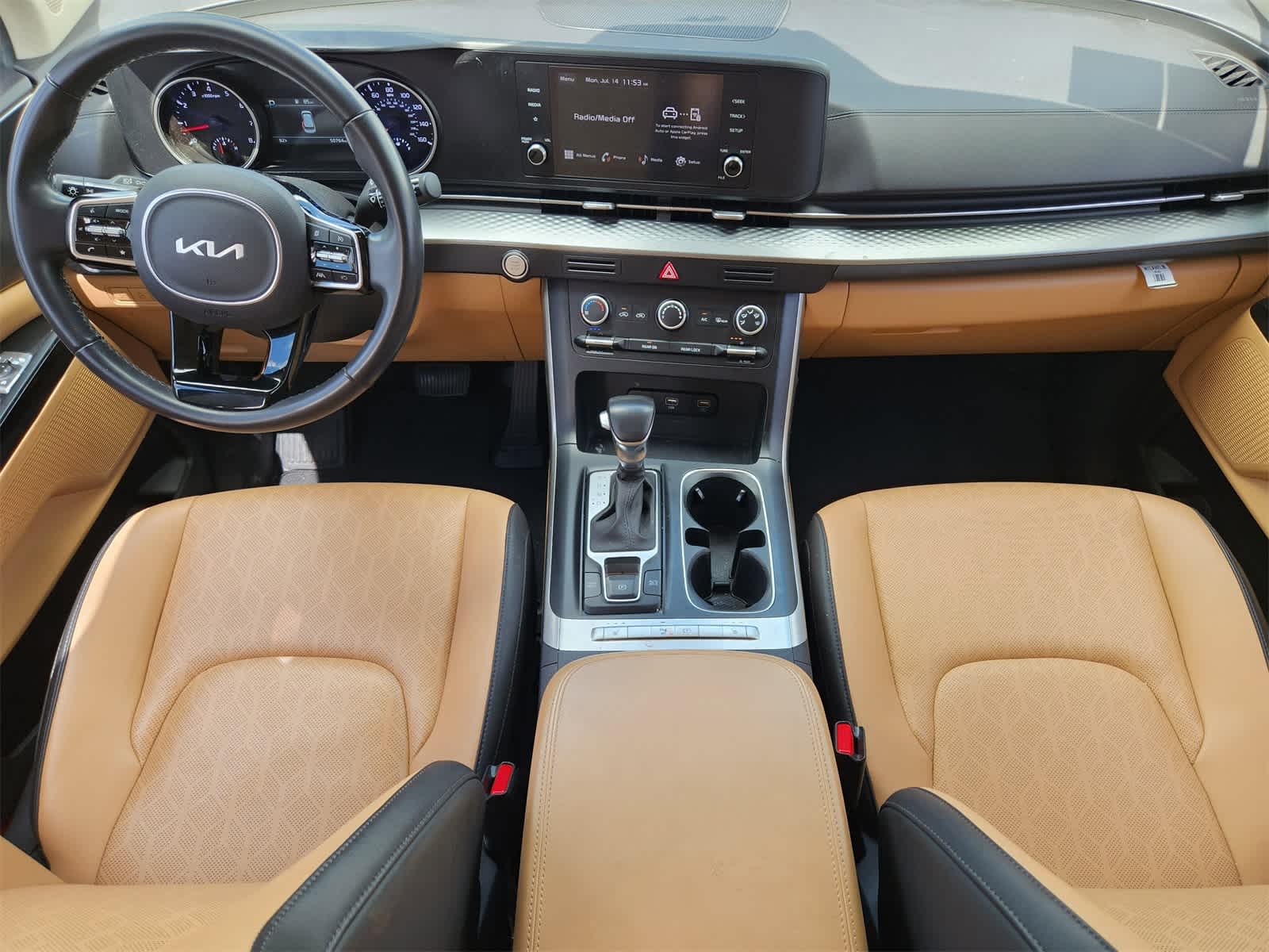 Thumbnail: 2023 Kia Carnival - 23