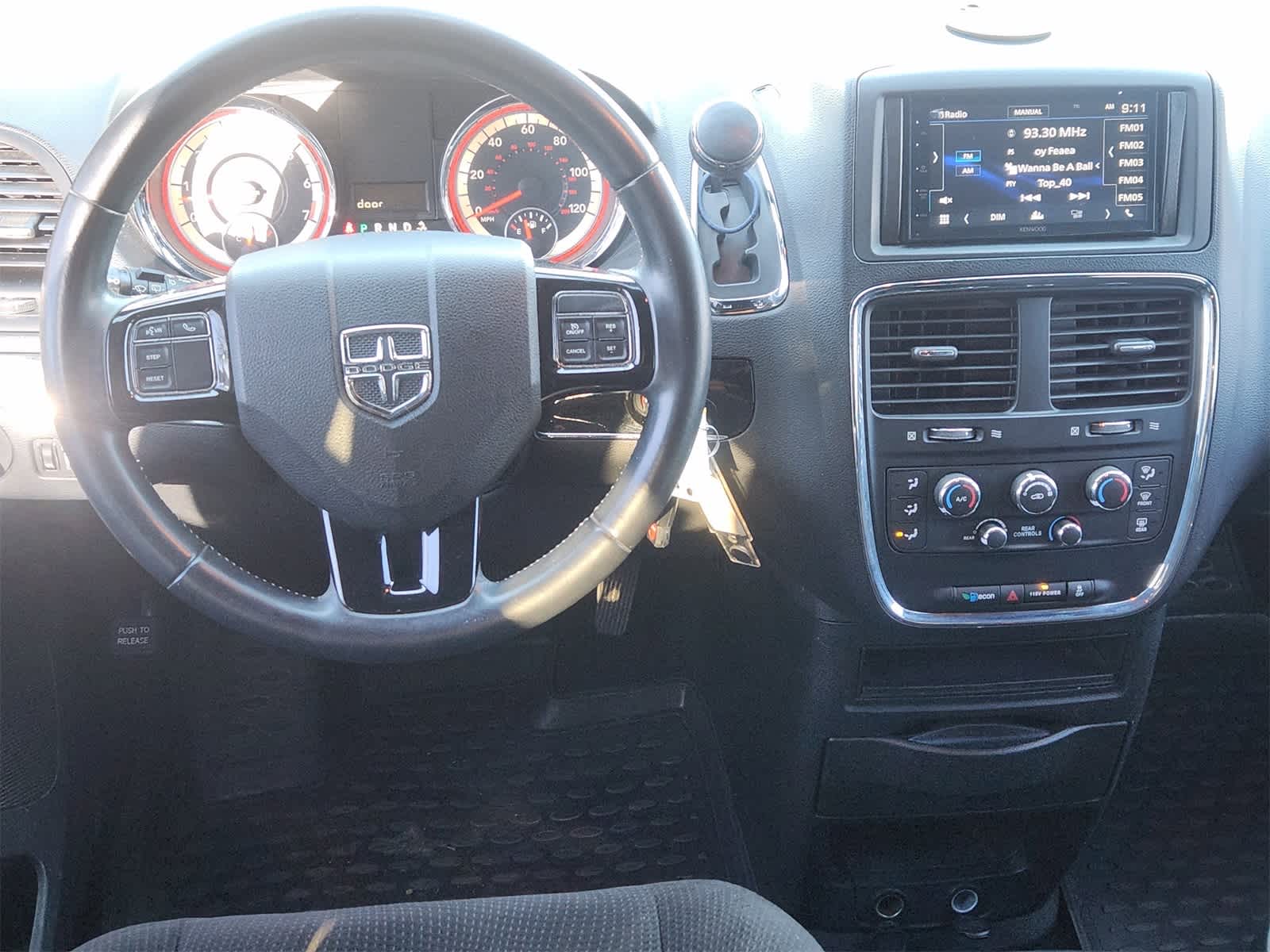 Thumbnail: 2017 Dodge Grand Caravan - 22