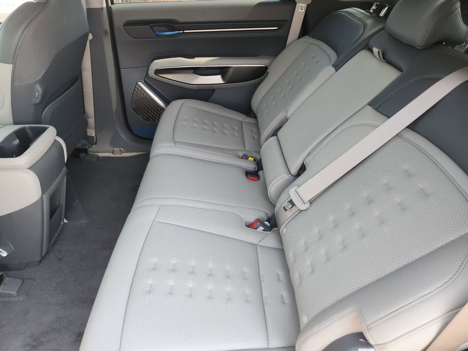 Thumbnail: 2026 Kia EV9 - 22