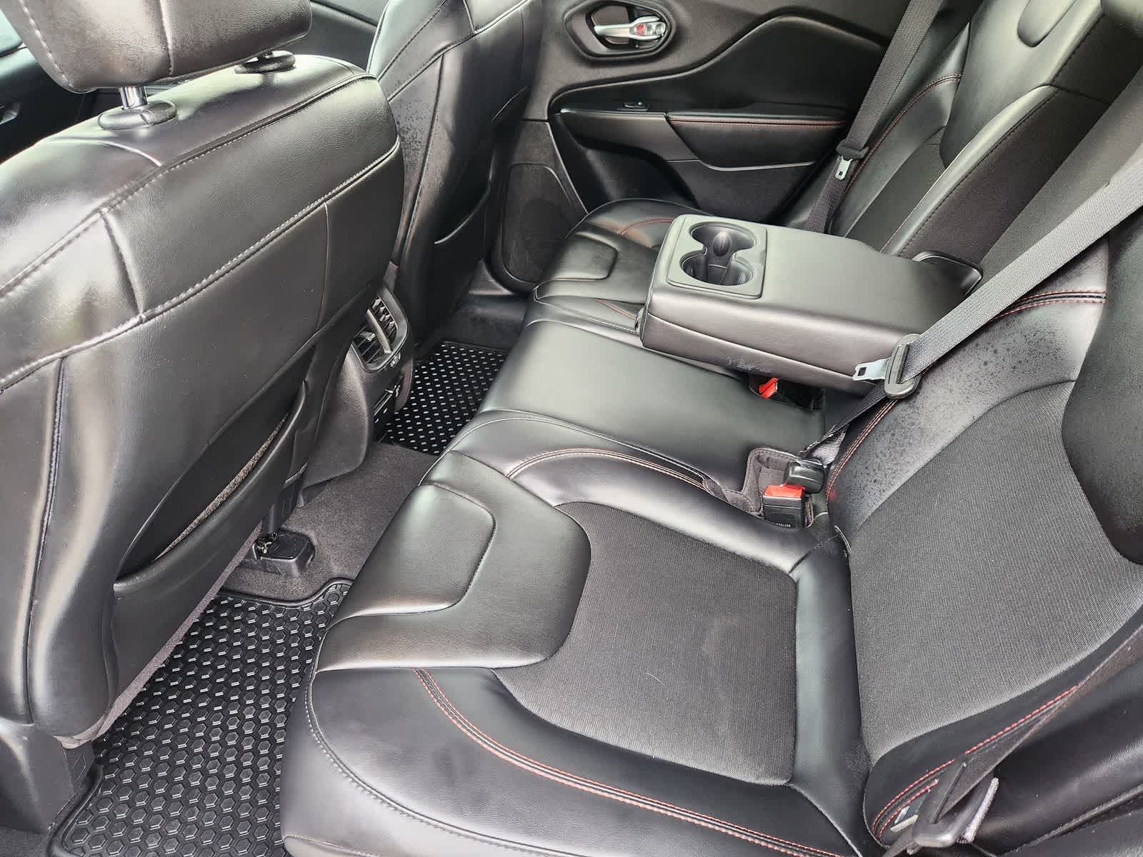 Thumbnail: 2020 Jeep Cherokee - 30