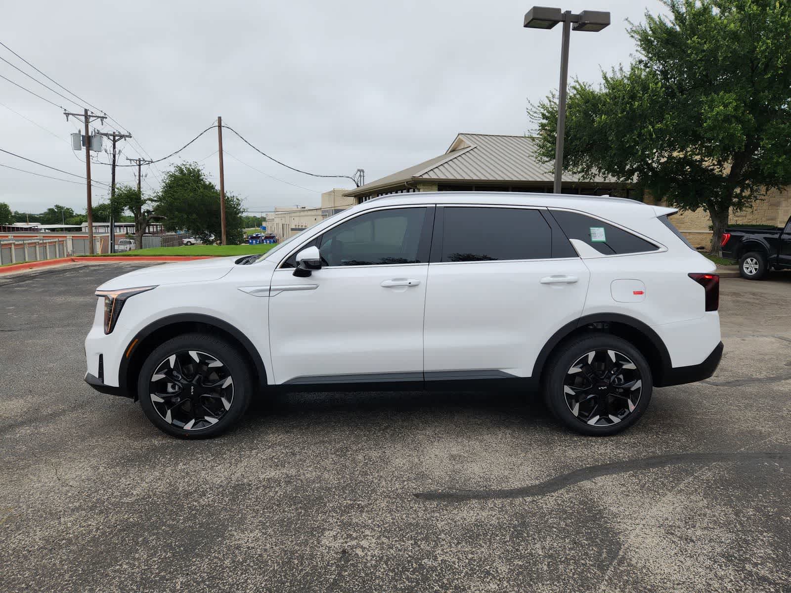 Thumbnail: 2026 Kia Sorento - 4