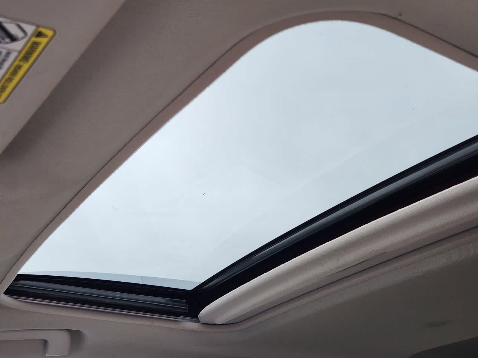 Thumbnail: 2015 Toyota RAV4 - 26
