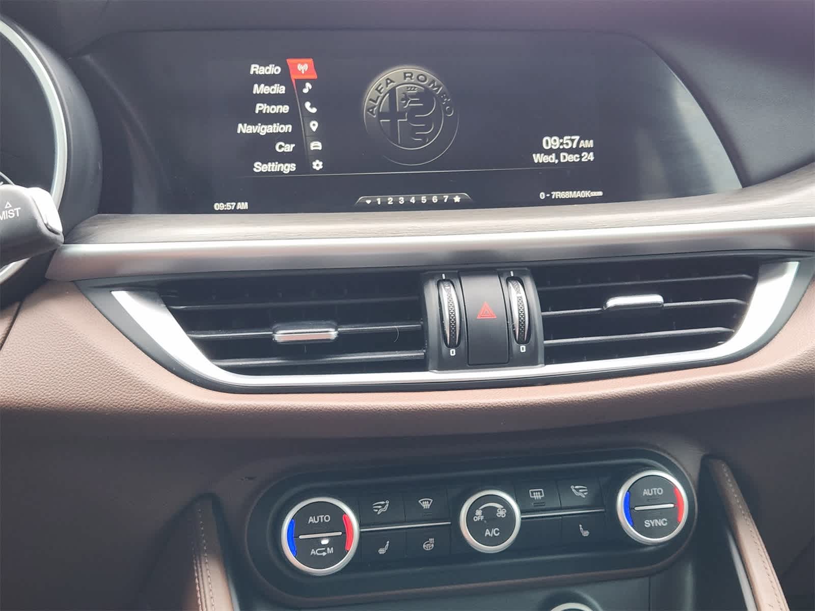 Thumbnail: 2019 Alfa Romeo Stelvio - 17