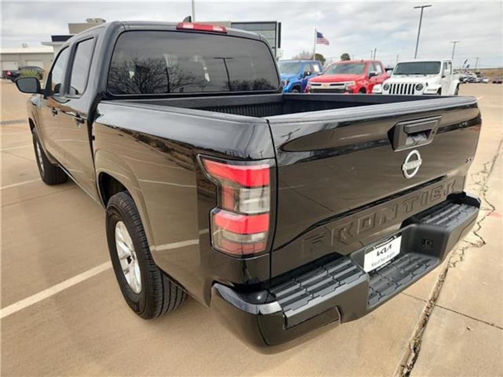 Used 2024 Nissan Frontier SV (A9) 4x2 Crew Cab 5 ft. box 126 in. WB