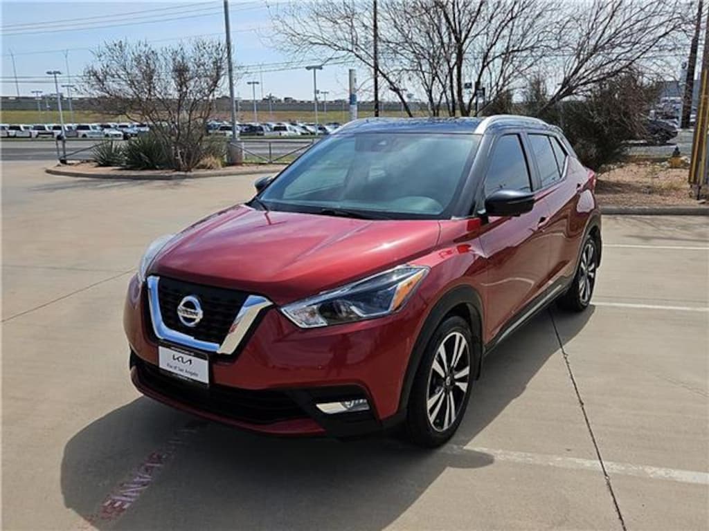 Used 2020 Nissan Kicks SR