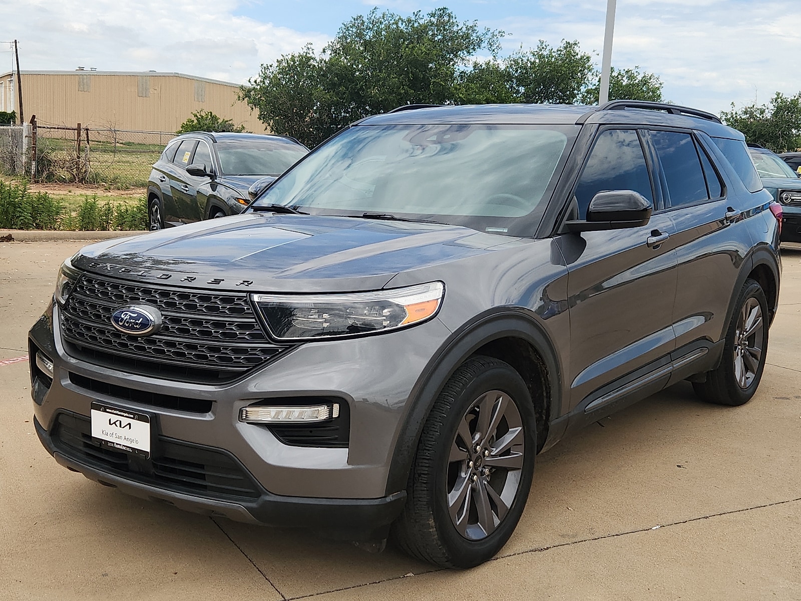 2022 Ford Explorer XLT RWD's photo