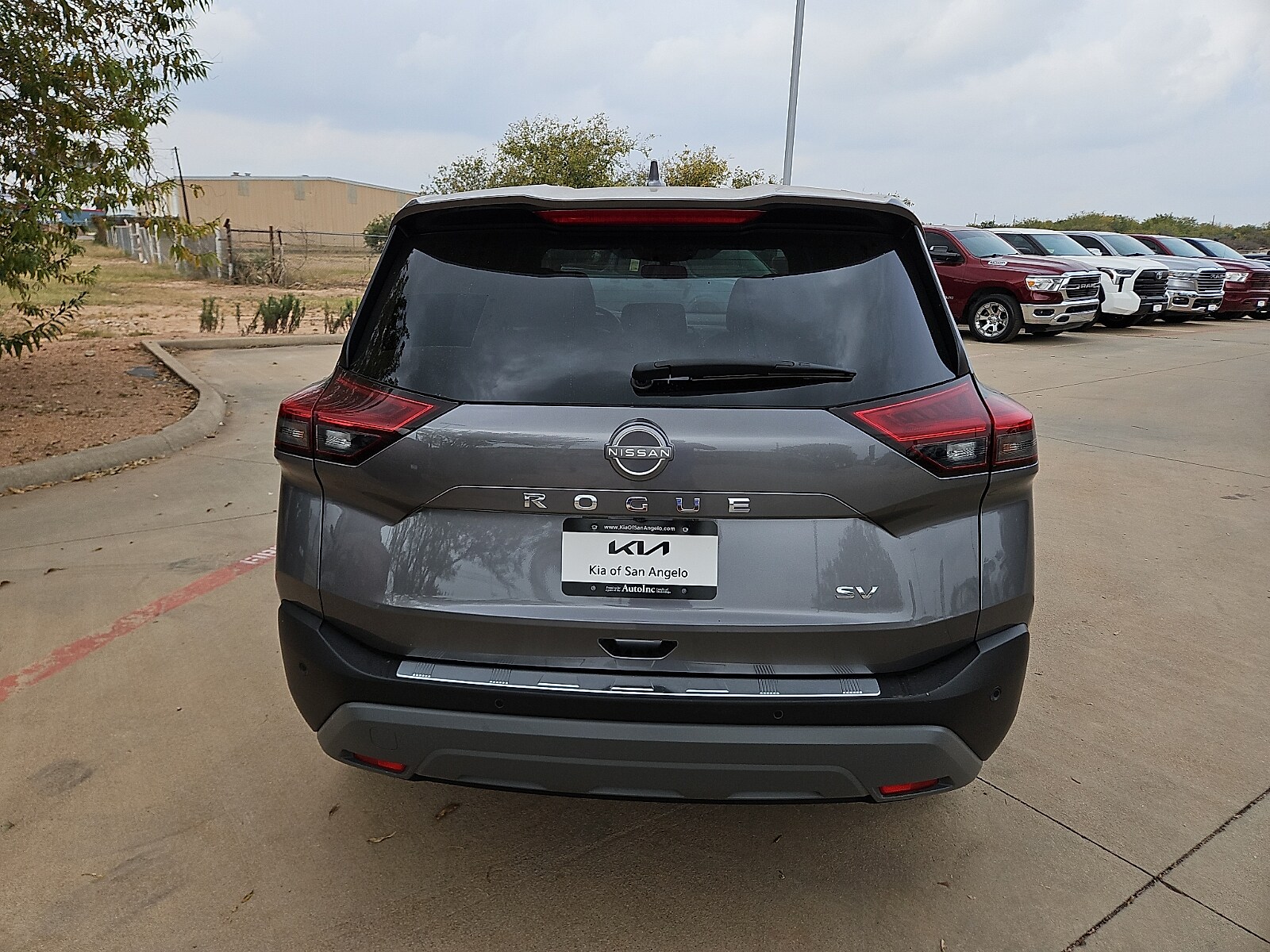 2023 Nissan Rogue SV photo 4